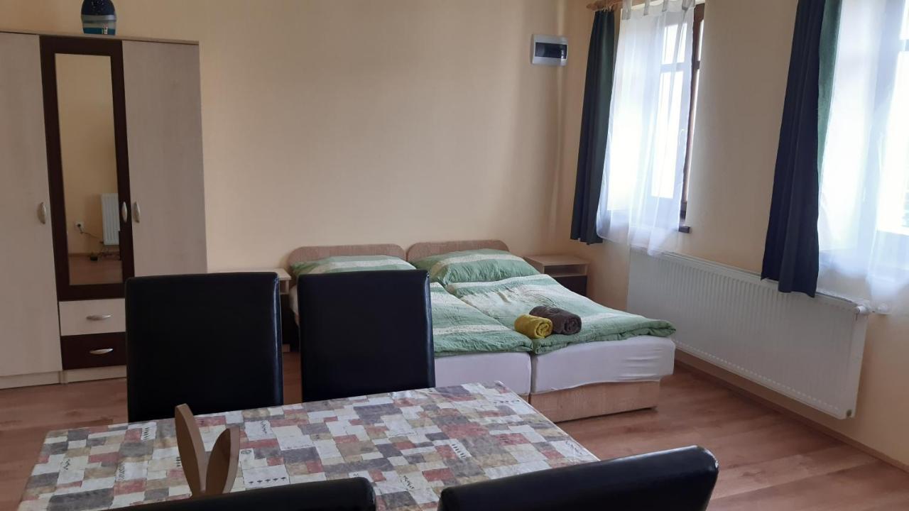 Bajusz Vendeghaz Hotel Tornyosnémeti Buitenkant foto