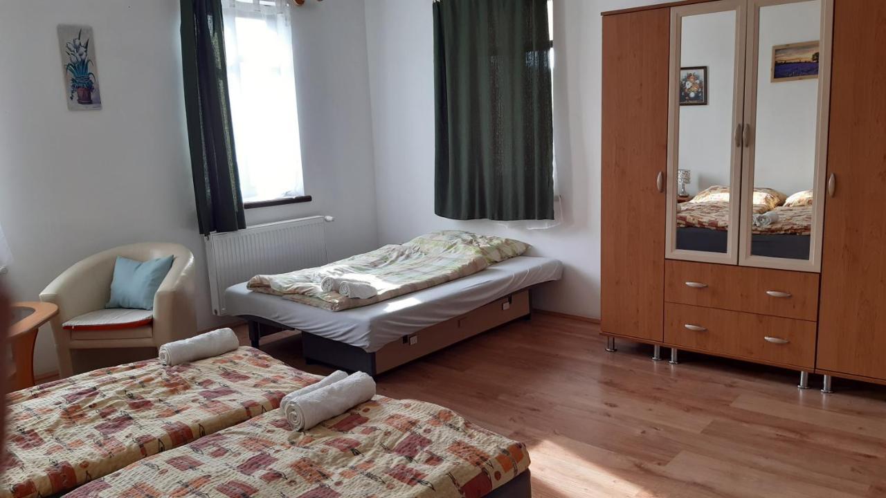 Bajusz Vendeghaz Hotel Tornyosnémeti Buitenkant foto